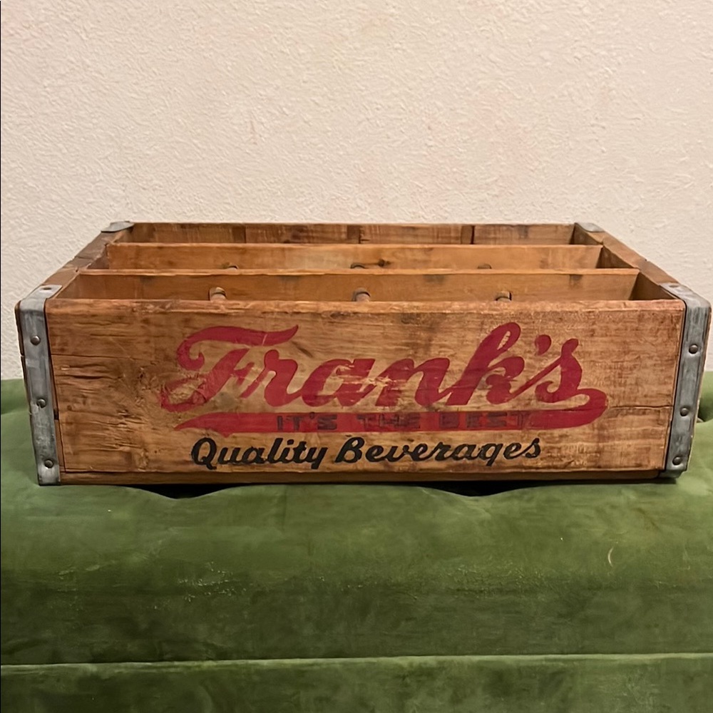 Vintage Frank's Wooden Beverage Crate with Red Logo - Picture 8 of 13